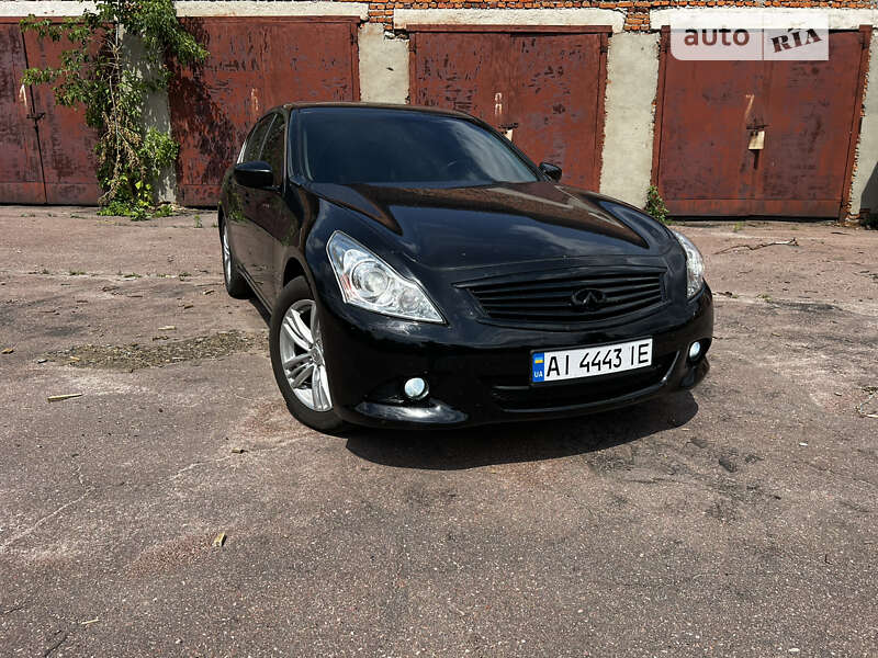 Infiniti G25 (2012)