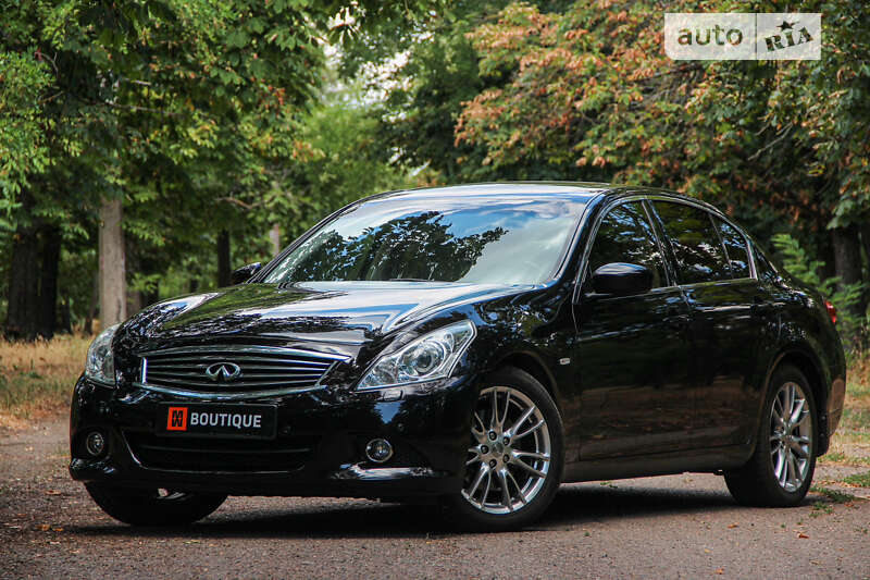 Infiniti G25 (2012)