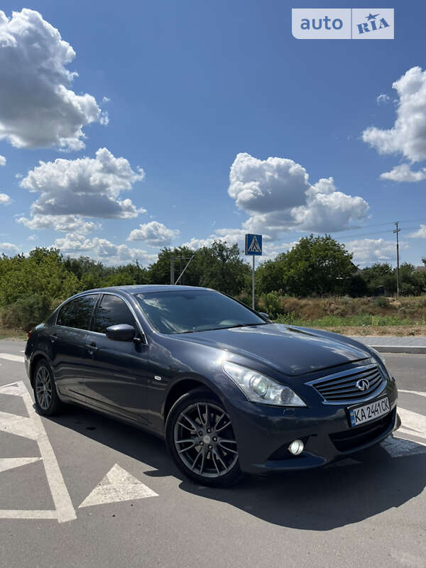 Infiniti G25 (2010)