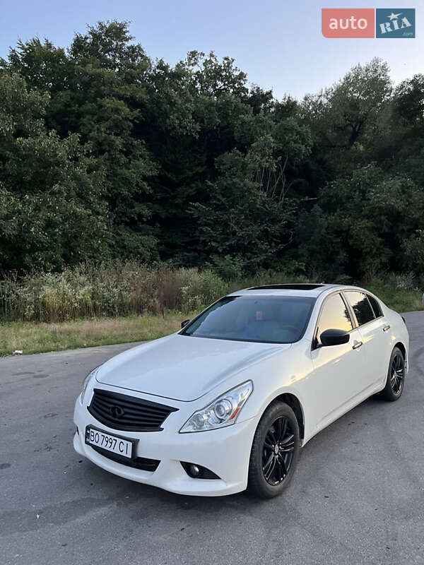 Infiniti G25 (2010)