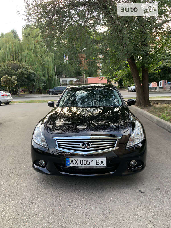 Infiniti G25 (2013)