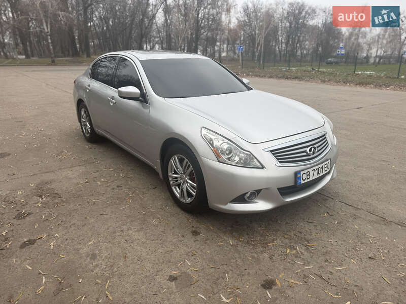 Infiniti G25 (2012)