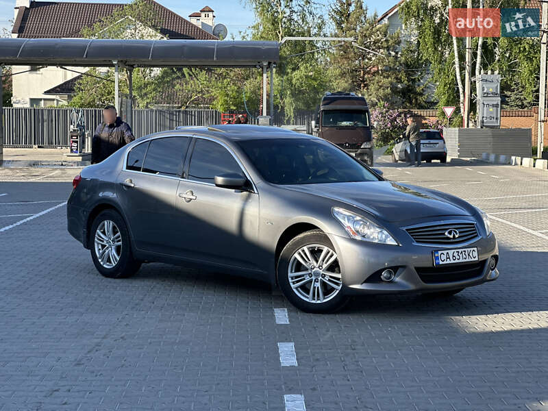 Infiniti G25 (2010)