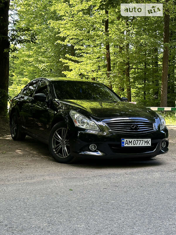 Infiniti G37 (2013)