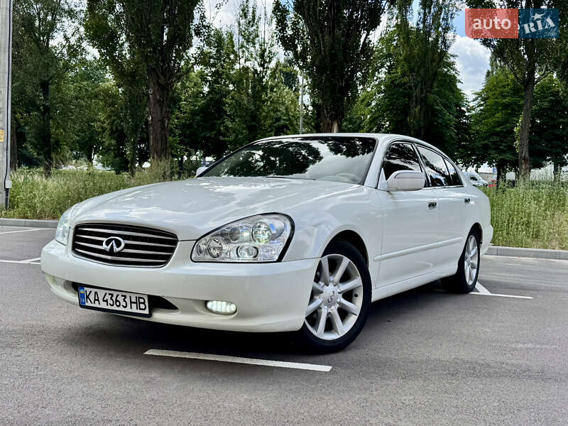 Infiniti Q45 (2002)