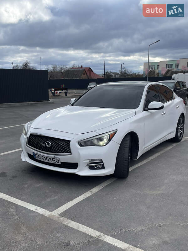 Infiniti Q50 (2015)