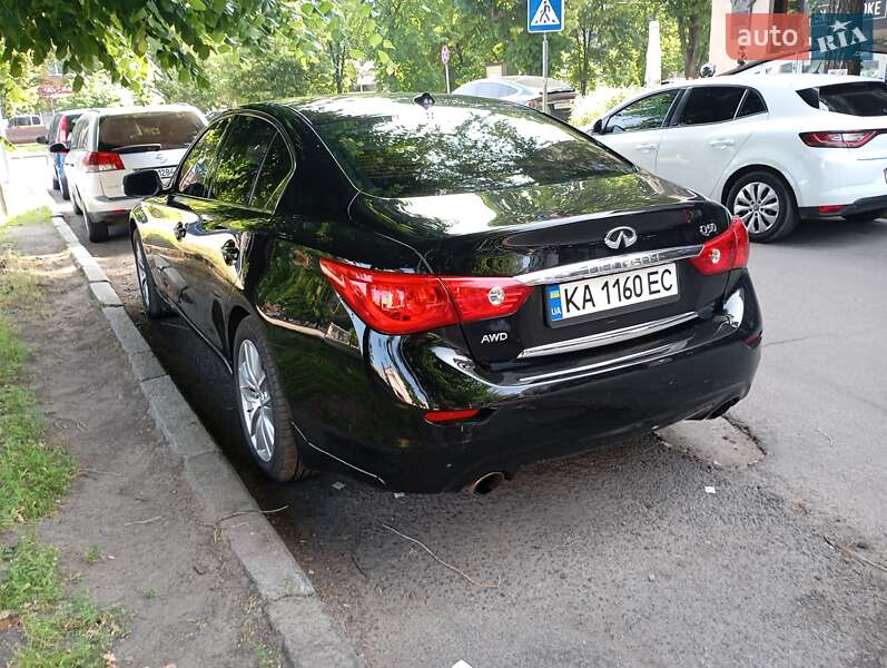 Infiniti Q50 (2013)