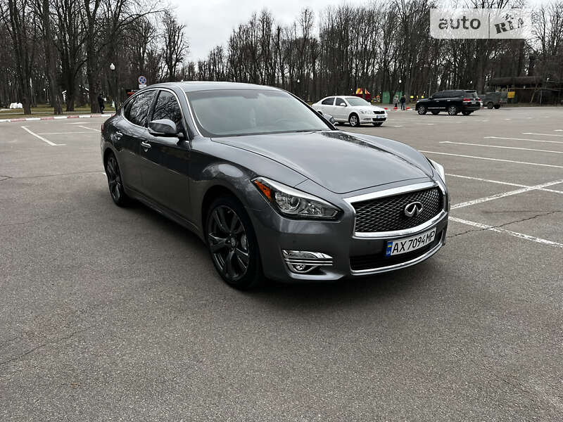 Infiniti Q70 (2014)