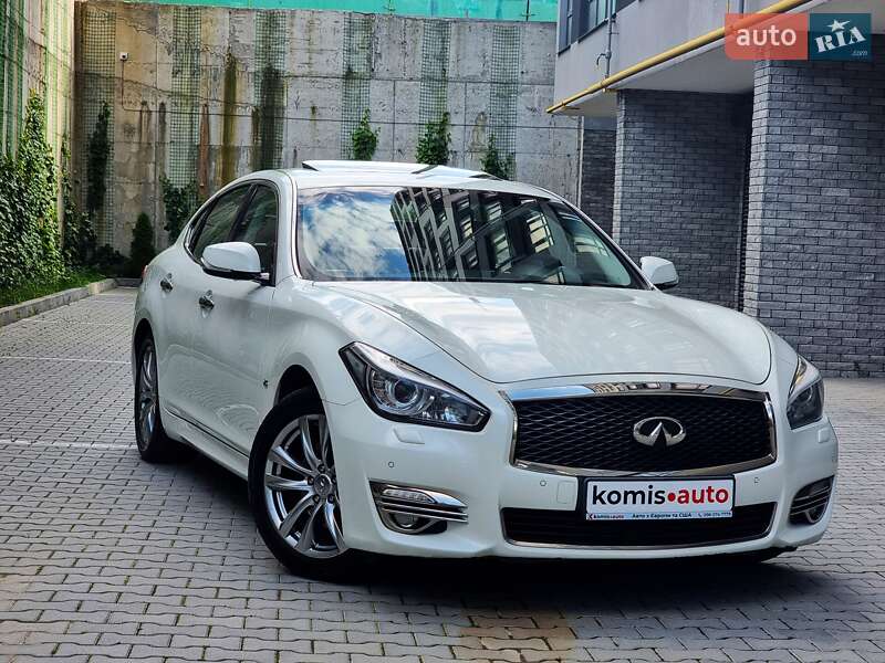 Infiniti Q70 (2017)