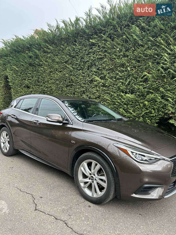 Infiniti Qx30 (2017)
