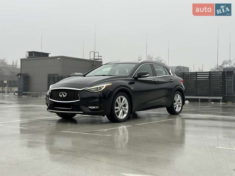 Infiniti Qx30 (2017)