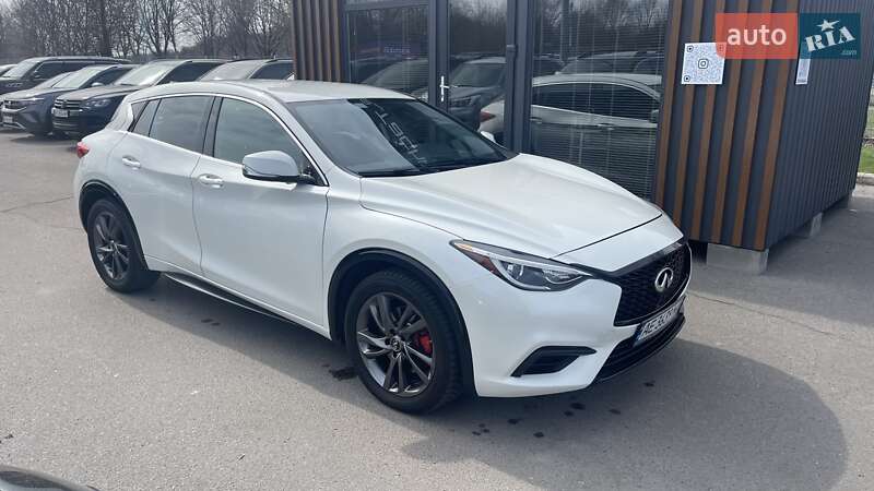 Infiniti Qx30 (2017)