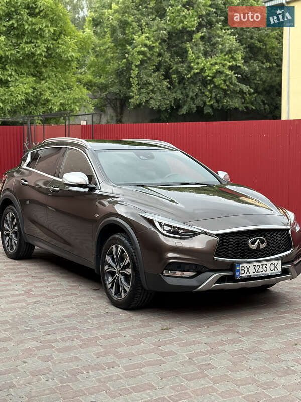 Infiniti Qx30 (2017)