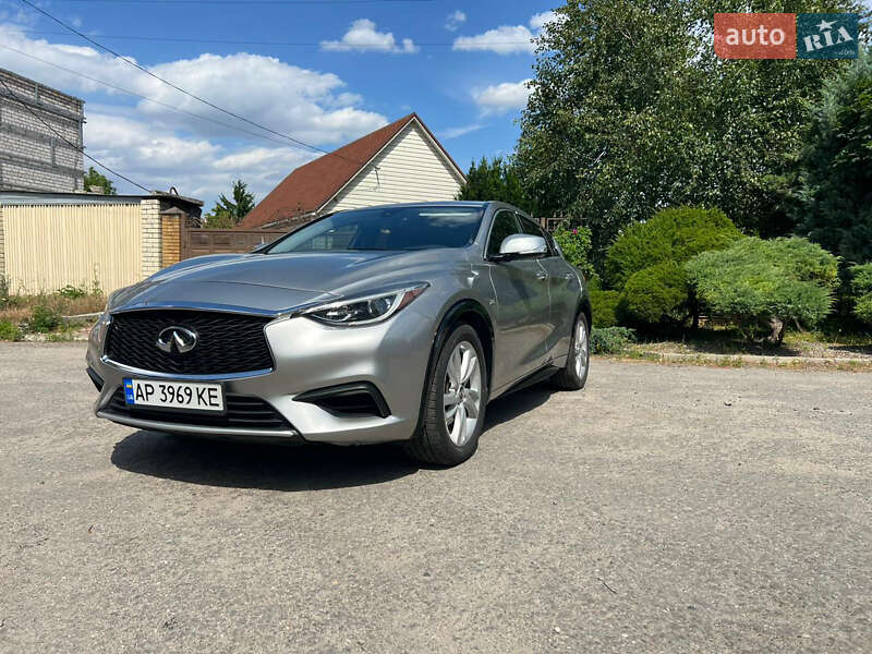 Infiniti Qx30 (2017)