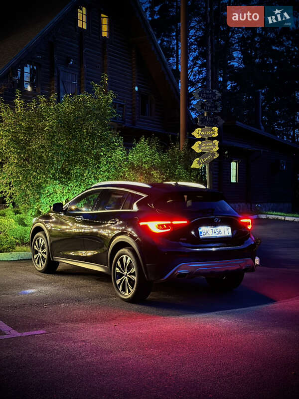 Infiniti Qx30 (2016)