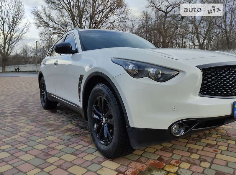 Infiniti Qx70 (2017)