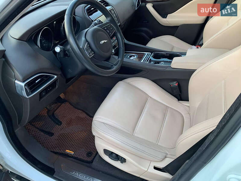 Jaguar F-pace (2016)