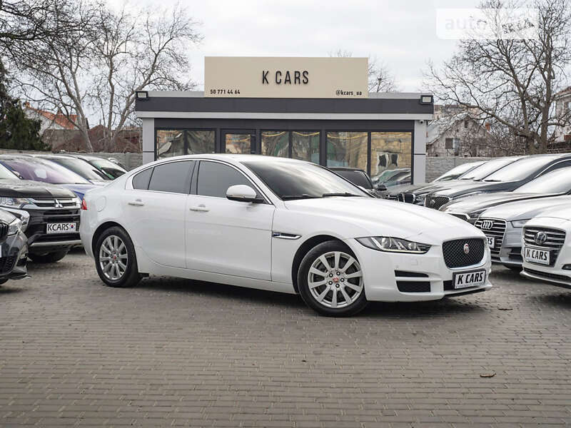 Jaguar Xe (2015)