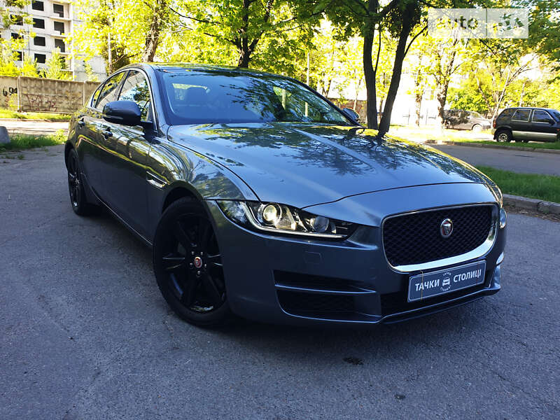 Jaguar Xe (2019)