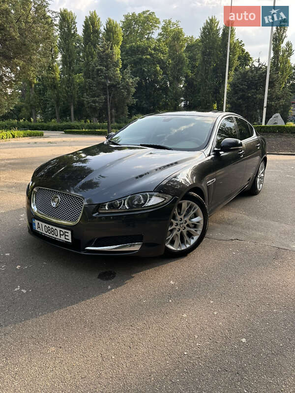 Jaguar Xf (2012)
