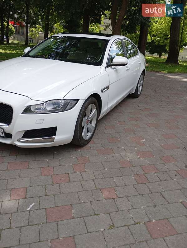 Jaguar Xf (2016)