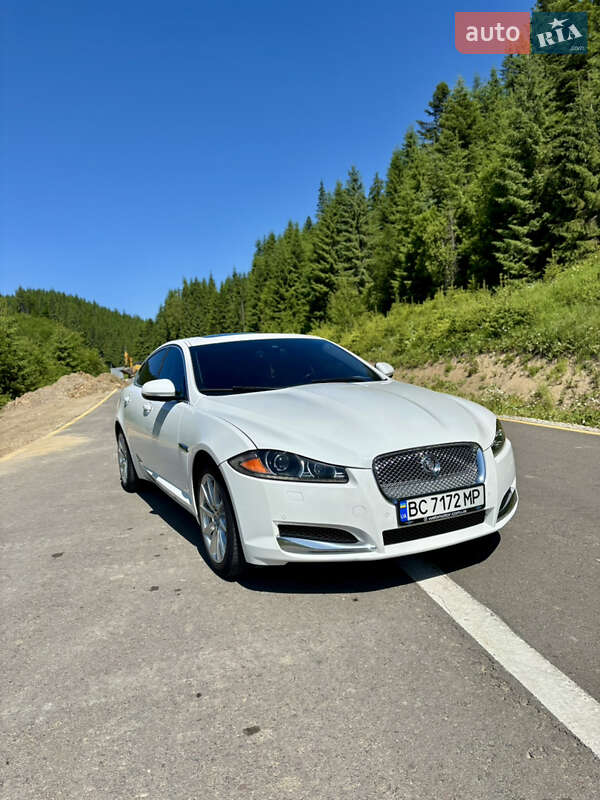 Jaguar Xf (2012)