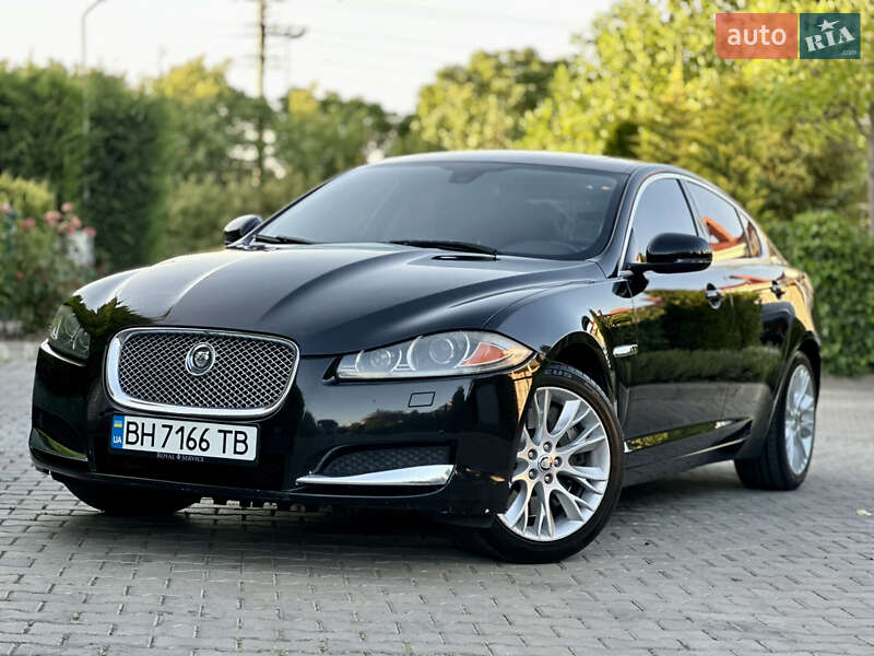 Jaguar Xf (2013)