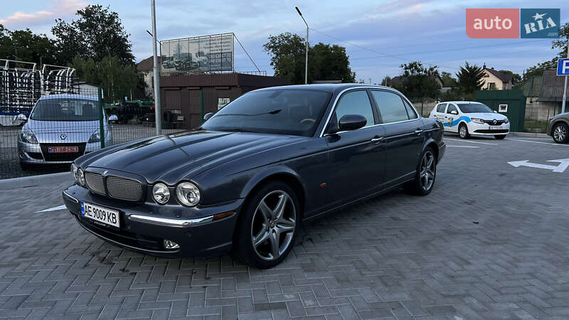 Jaguar Xj (2006)