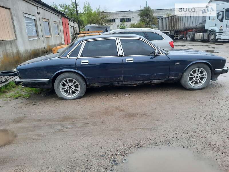Jaguar Xj (1988)