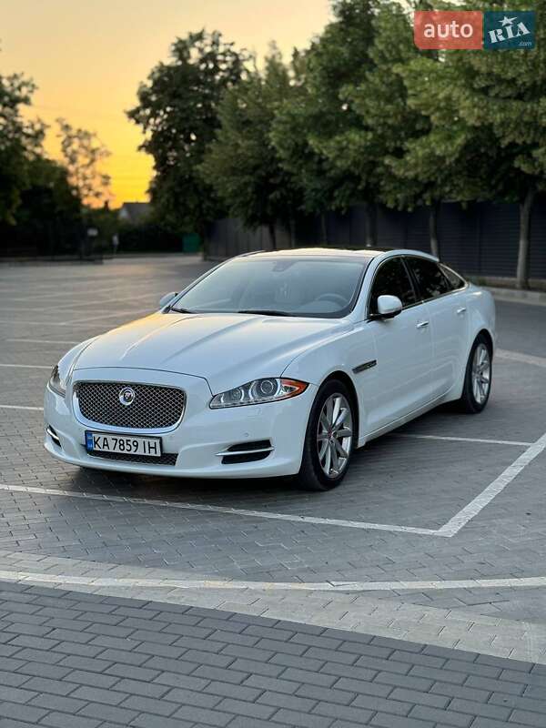 Jaguar Xj (2013)