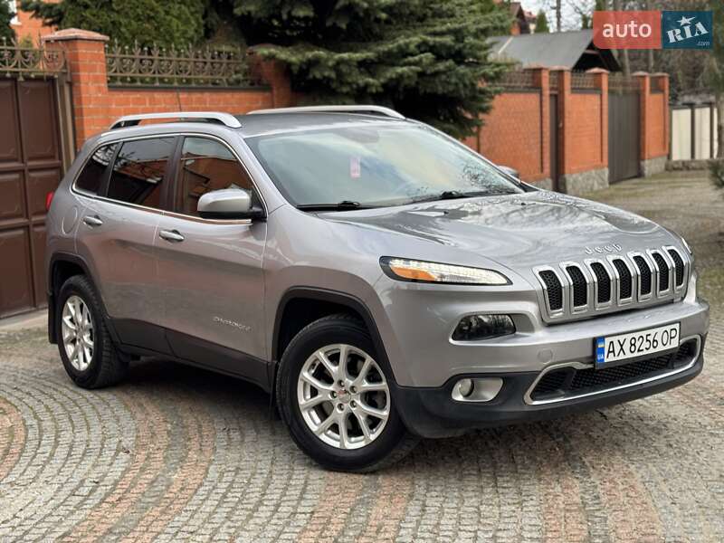 Jeep Cherokee (2015)