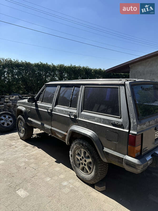 Jeep Cherokee (1989)