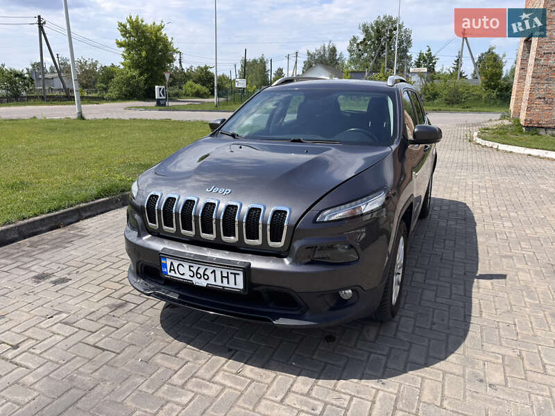 Jeep Cherokee (2016)