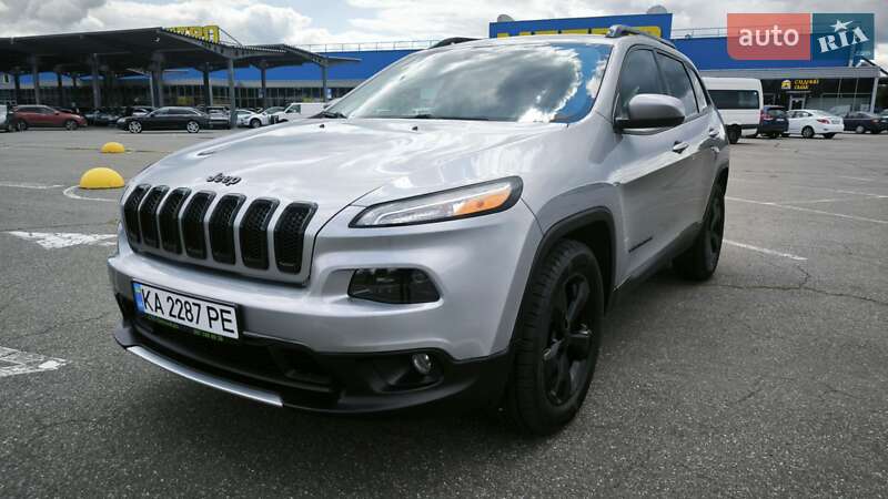 Jeep Cherokee (2015)
