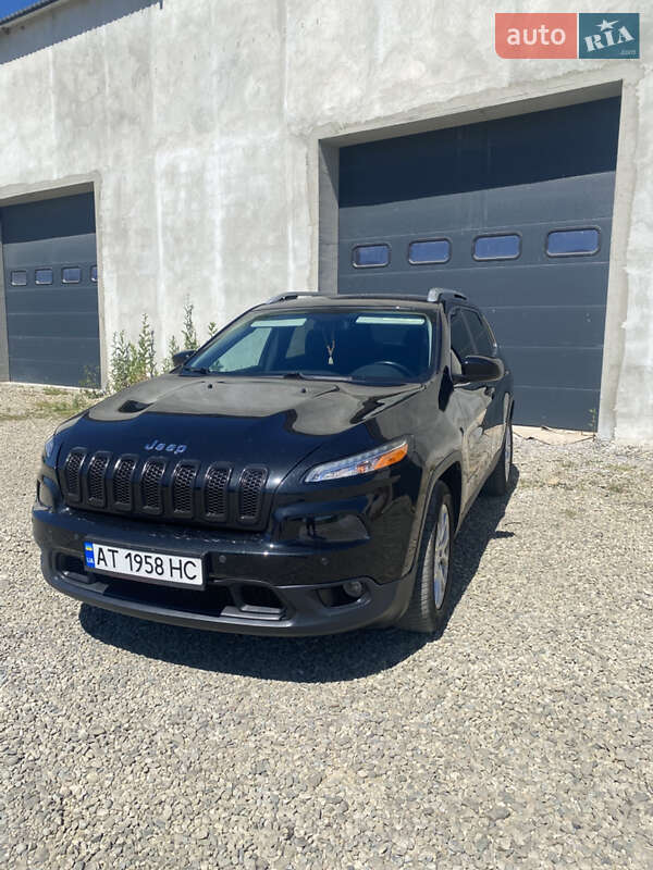 Jeep Cherokee (2016)