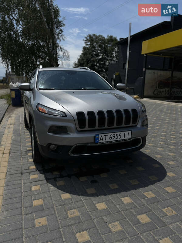 Jeep Cherokee (2016)