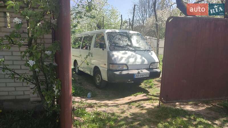 Kia Besta (1996)