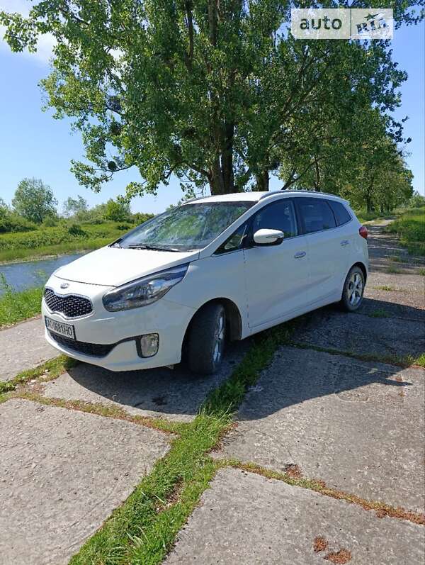 Kia Carens (2015)