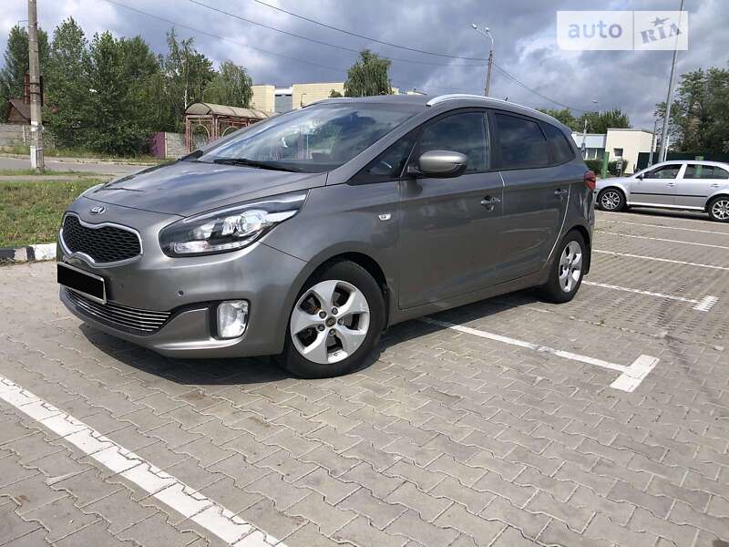 Kia Carens (2015)