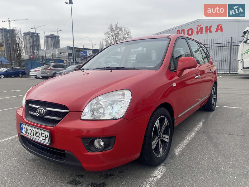 Kia Carens (2008)