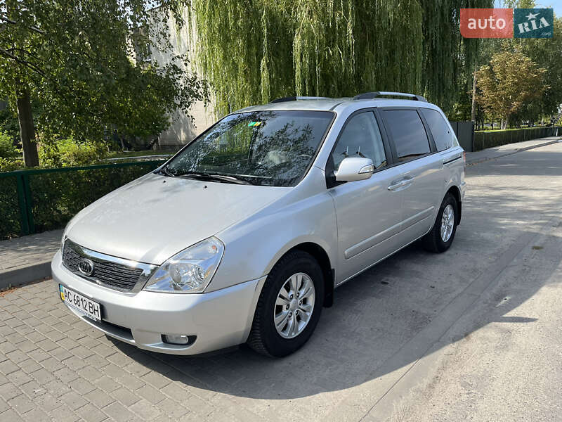 Kia Carnival (2011)