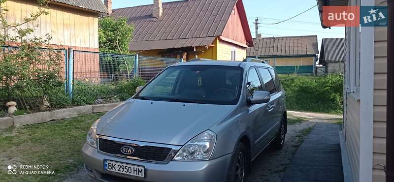 Kia Carnival (2011)