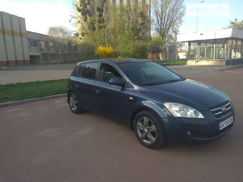 Kia Ceed (2007)