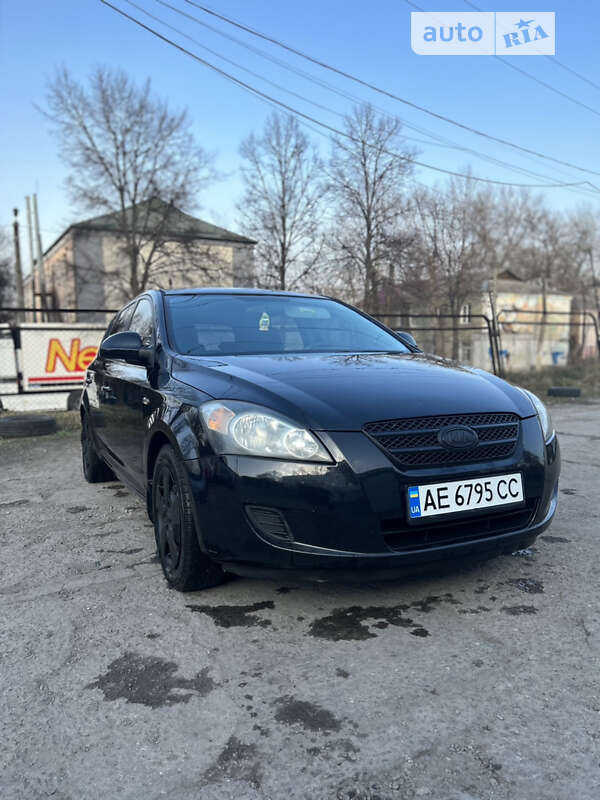 Kia Ceed (2007)