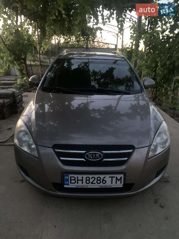 Kia Ceed (2008)
