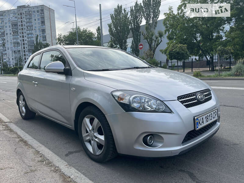 Kia Ceed (2008)