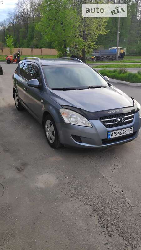 Kia Ceed (2008)