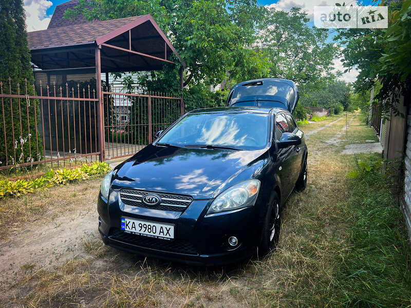 Kia Ceed (2008)