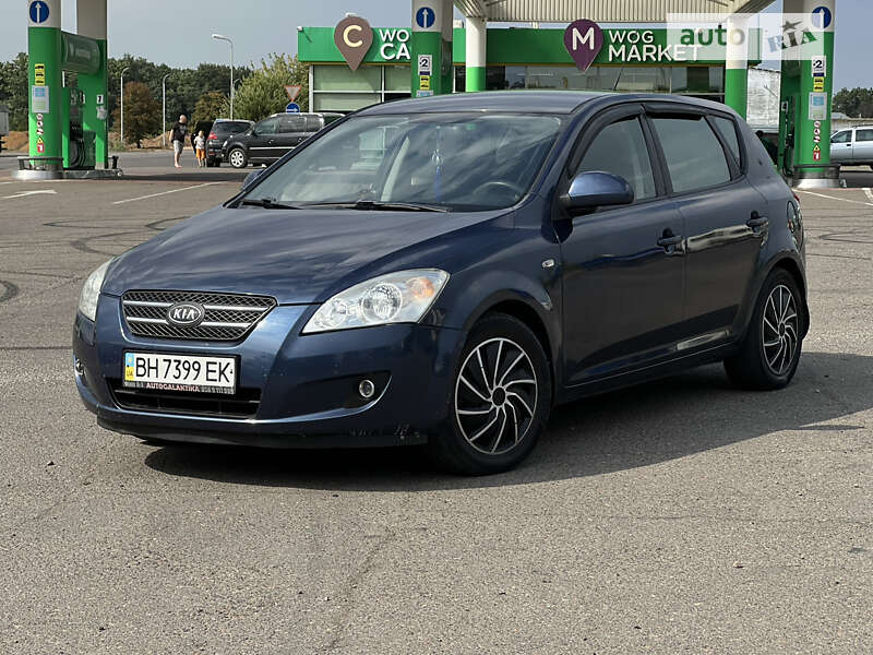 Kia Ceed (2007)