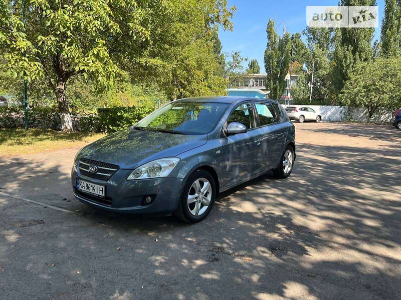 Kia Ceed (2008)